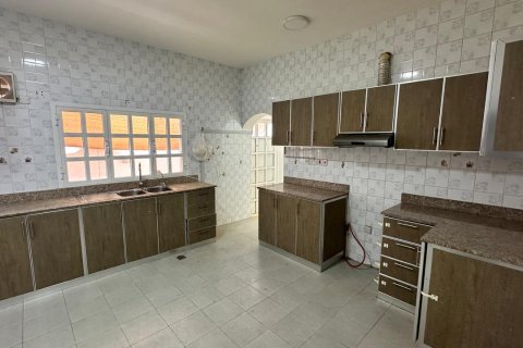 Villa de 2 chambres à Al Khuwair, Oman No. 105031 7