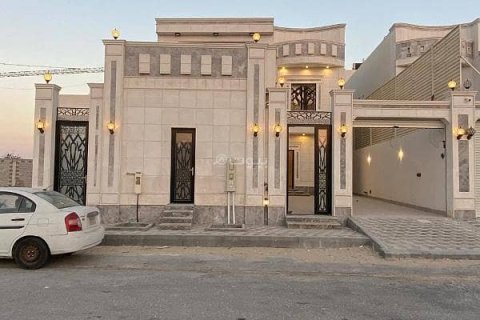 6 bedrooms Villa in Khobar, Saudi Arabia No. 60005