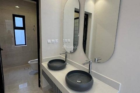 6 bedrooms Villa in Khobar, Saudi Arabia No. 60004 18