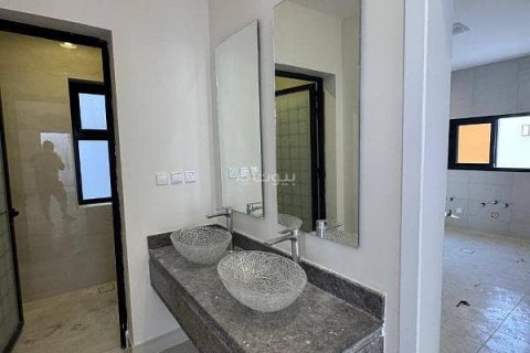 6 bedrooms Villa in Khobar, Saudi Arabia No. 60004 17