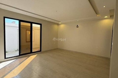 6 bedrooms Villa in Khobar, Saudi Arabia No. 60004 10