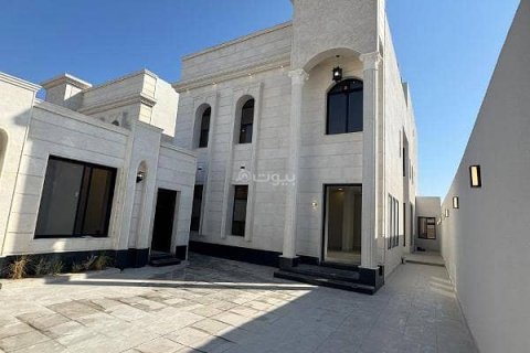 6 bedrooms Villa in Khobar, Saudi Arabia No. 60004 3