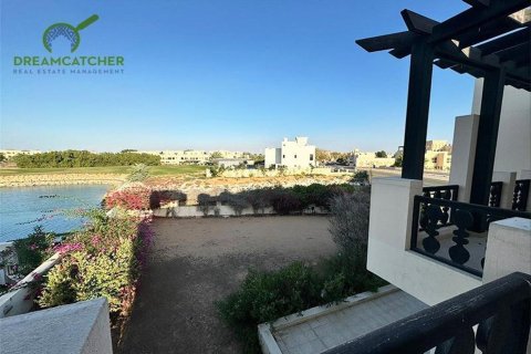 Вилла с 4 спальнями в Al Hamra Village, ОАЭ №34234 5