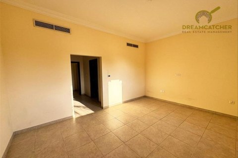 Вилла с 4 спальнями в Al Hamra Village, ОАЭ №34234 6