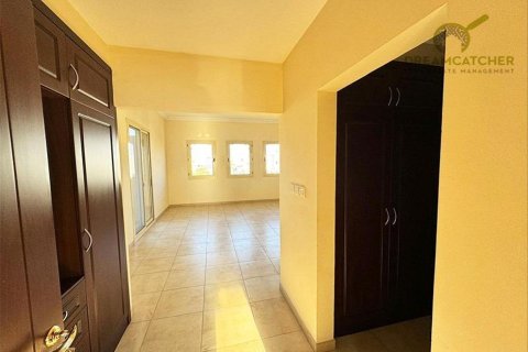 Вилла с 4 спальнями в Al Hamra Village, ОАЭ №34234 15