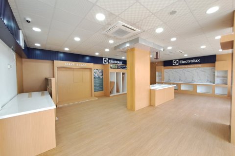 Commercial property de en Muscat, Oman No. 54168 4