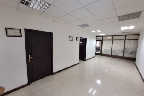 Commercial property de 311m² à Madinat as'Sultan Qaboos, Oman No. 54169 4
