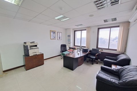 Commercial property de 311m² à Madinat as'Sultan Qaboos, Oman No. 54169 3