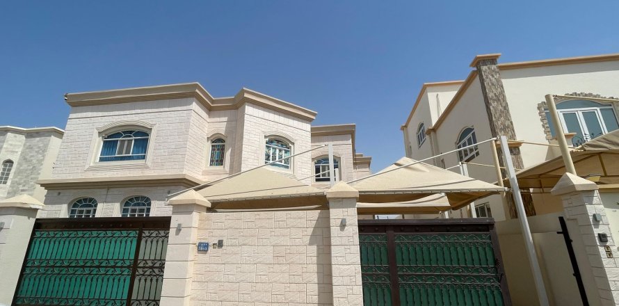 Villa Jumelée de 3 chambres à As Sib, Oman No. 62660