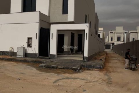 4 bedrooms Villa in Riyadh, Saudi Arabia No. 60388