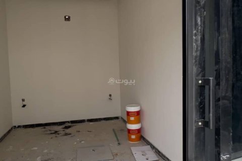 Villa de 4 chambres à Riyadh, Saudi Arabia No. 60388 13
