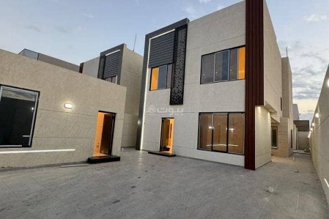 6 bedrooms Villa in Khobar, Saudi Arabia No. 60391