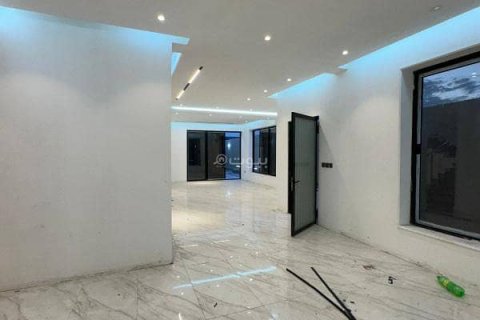 6 bedrooms Villa in Khobar, Saudi Arabia No. 60391 24