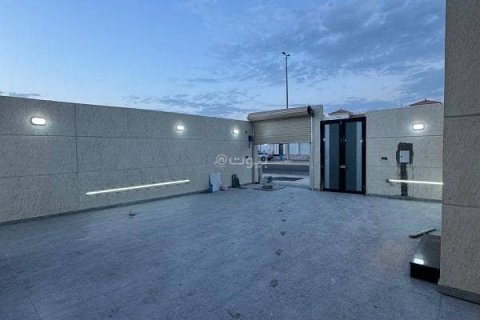 6 bedrooms Villa in Khobar, Saudi Arabia No. 60391 25