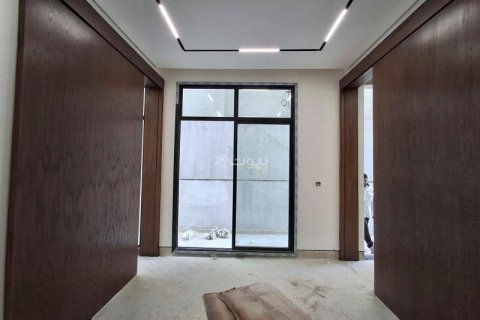 6 bedrooms Villa in Riyadh, Saudi Arabia No. 60389 6