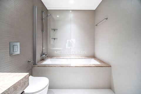Appartement de 2 chambres à EMAAR Beachfront, UAE No. 62136 17