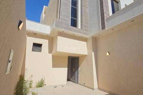 5 bedrooms Apartment in Riyadh, Saudi Arabia No. 61671