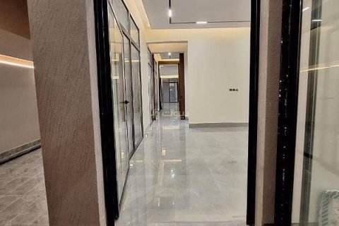 Villa de 3 dormitorios en Riyadh, Saudi Arabia No. 61676 4