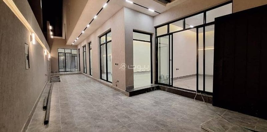 Villa de 3 dormitorios en Riyadh, Saudi Arabia No. 61676