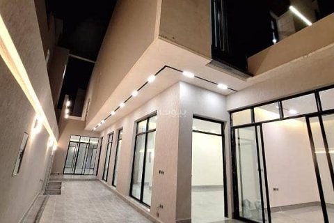 Villa de 3 dormitorios en Riyadh, Saudi Arabia No. 61676 5