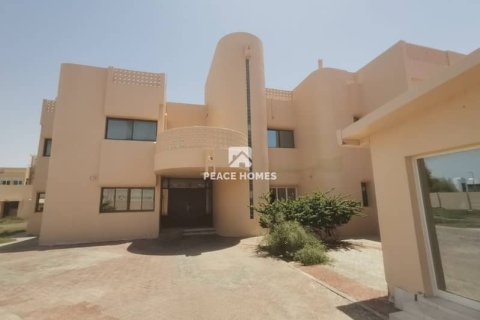 8 bedrooms Villa in Jumeirah, UAE No. 16604