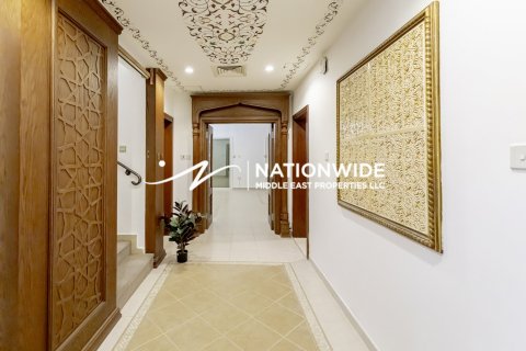 3 bedrooms Villa in Abu Dhabi, UAE No. 99222 3