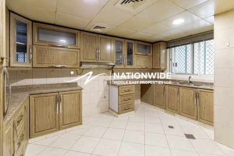 3 bedrooms Villa in Abu Dhabi, UAE No. 99222 7