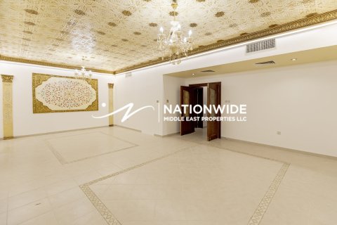 3 bedrooms Villa in Abu Dhabi, UAE No. 99222 4