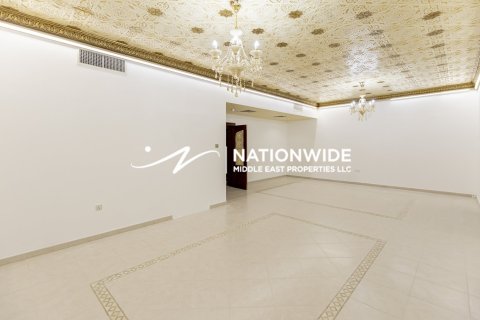 3 bedrooms Villa in Abu Dhabi, UAE No. 99222 5