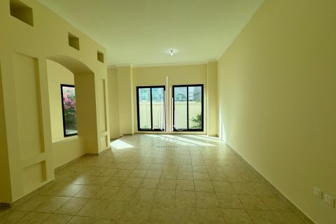 Villa de 4 chambres à Al Khalidiya, UAE No. 29334 8