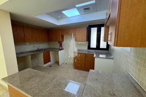 Villa de 4 chambres à Al Khalidiya, UAE No. 29334 21