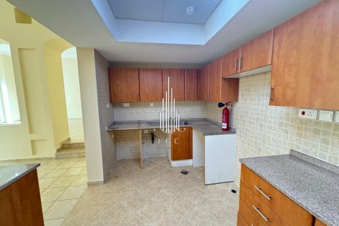 Villa de 4 chambres à Al Khalidiya, UAE No. 29334 5