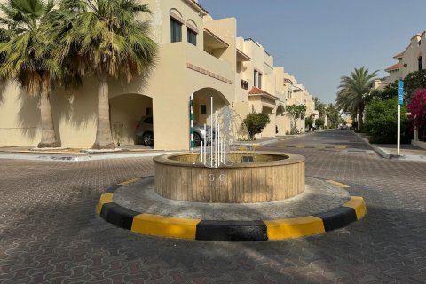 Villa de 4 chambres à Al Khalidiya, UAE No. 29334 30