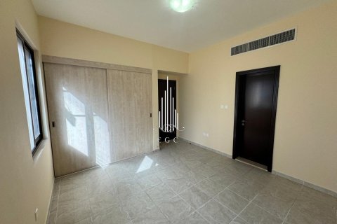 Villa de 4 chambres à Al Khalidiya, UAE No. 29334 15
