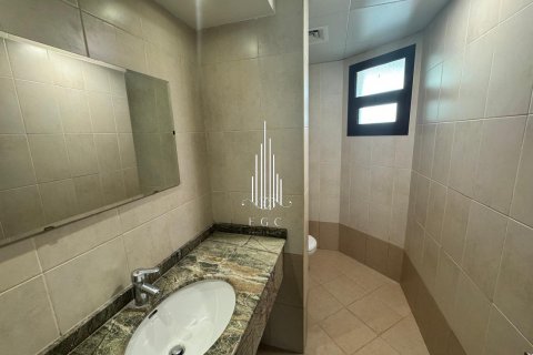 Villa de 4 chambres à Al Khalidiya, UAE No. 29334 22