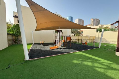Villa de 4 chambres à Al Khalidiya, UAE No. 29334 31