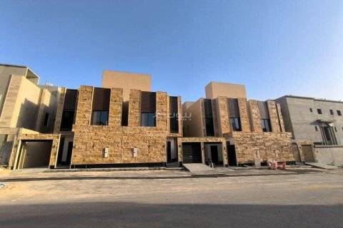 5 bedrooms Villa in Riyadh, Saudi Arabia No. 99469