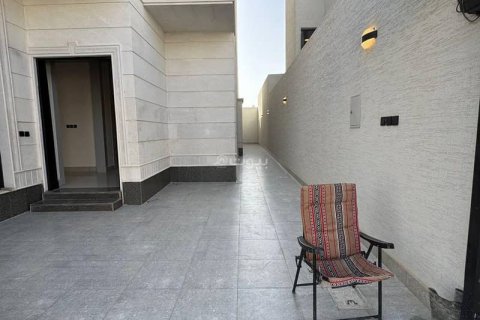 Villa de 5 chambres à Riyadh, Saudi Arabia No. 99465 4