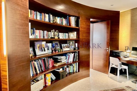 Villa de 5 chambres à Doha, Qatar No. 58379 27
