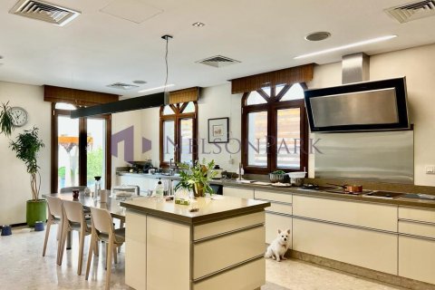 Villa de 5 chambres à Doha, Qatar No. 58379 3