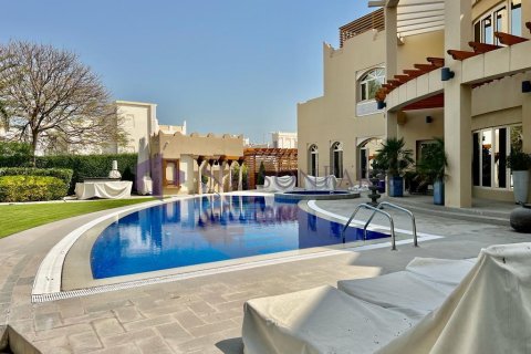 Villa de 5 chambres à Doha, Qatar No. 58379 11