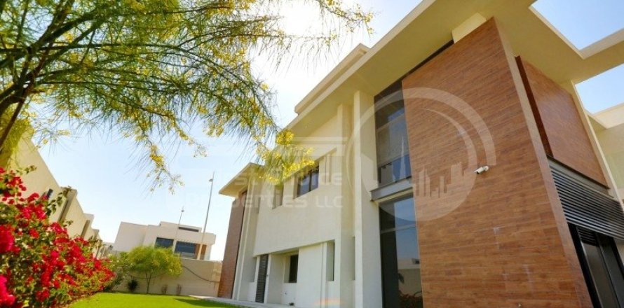 Villa de 4 chambres à Yas Island, UAE No. 12408