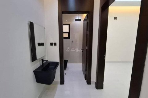 Villa de 5 dormitorios en Riyadh, Saudi Arabia No. 60322 5