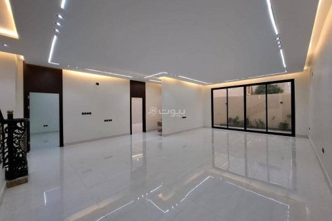 Villa de 5 dormitorios en Riyadh, Saudi Arabia No. 60322 27