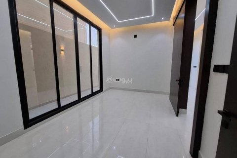 Villa de 5 dormitorios en Riyadh, Saudi Arabia No. 60322 19