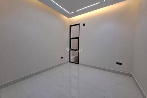 Villa de 5 dormitorios en Riyadh, Saudi Arabia No. 60322 6