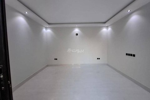 Villa de 5 dormitorios en Riyadh, Saudi Arabia No. 60322 16
