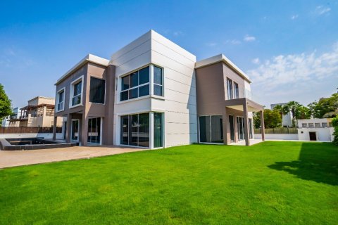Вилла с 7 спальнями в Emirates Hills, ОАЭ №8609