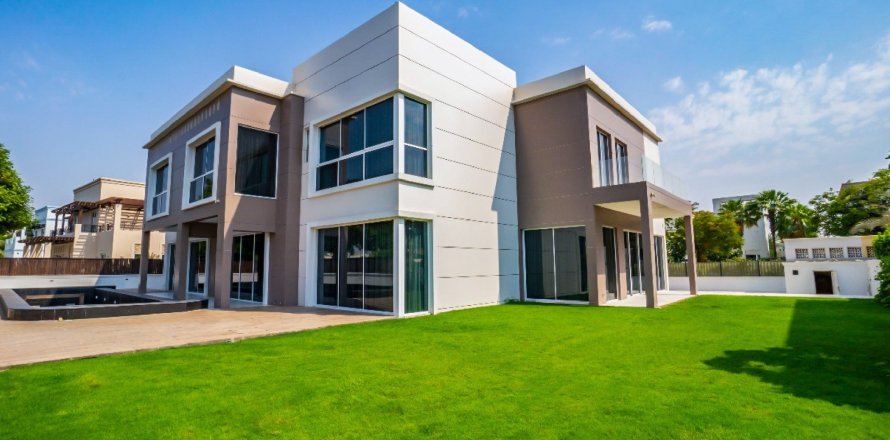 7 غرفة نوم  فيلا في Emirates Hills, الإمارات العربية المتحدة رقم 8609
