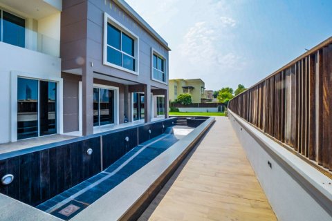 7 غرفة نوم  فيلا في Emirates Hills, الإمارات العربية المتحدة رقم 8609 29